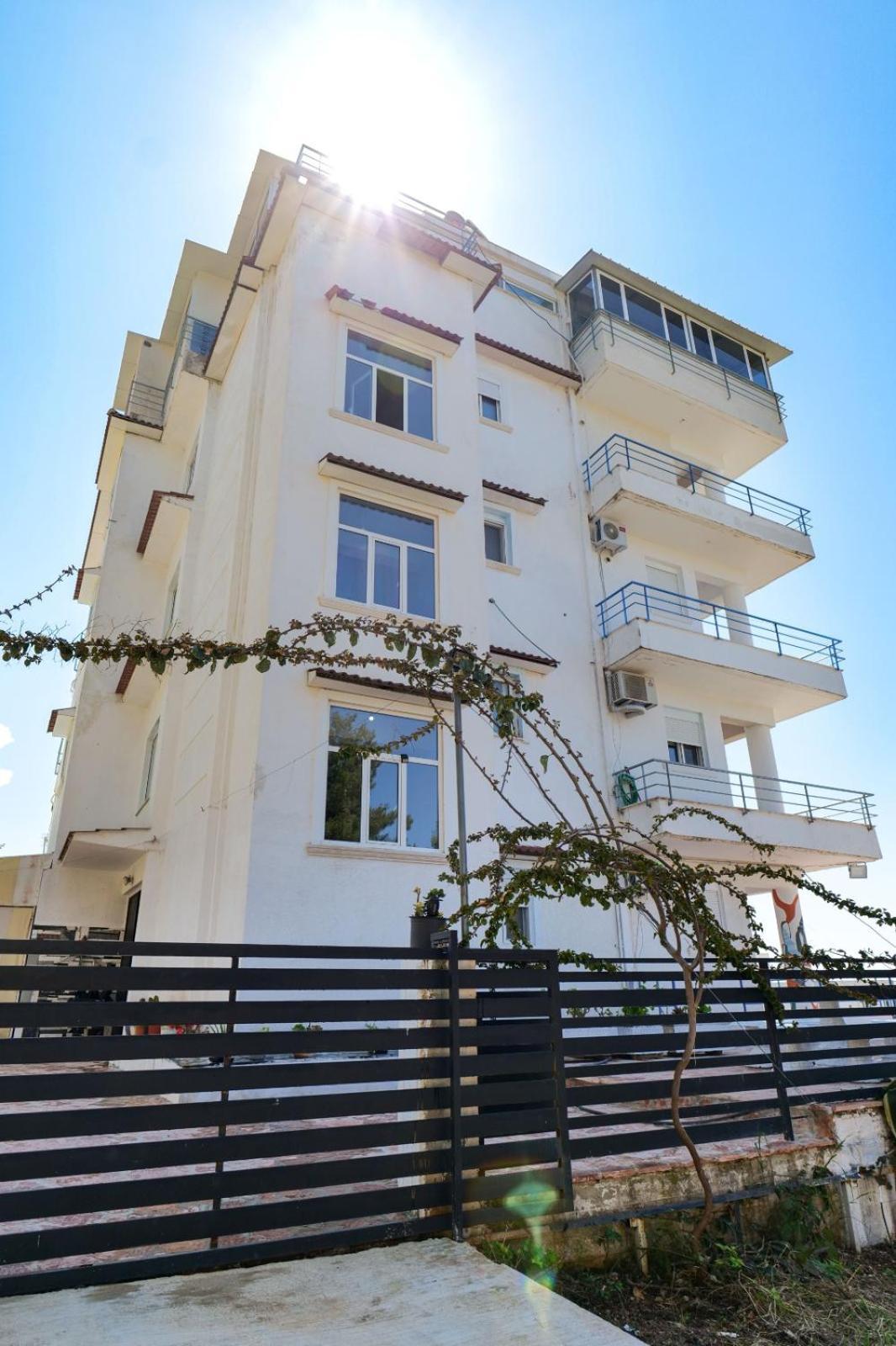 Hotel Leon Sarandë 외부 사진